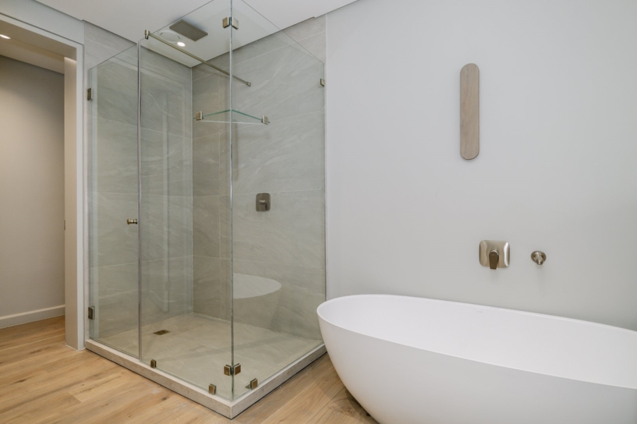 4 Bedroom Property for Sale in Fresnaye Western Cape